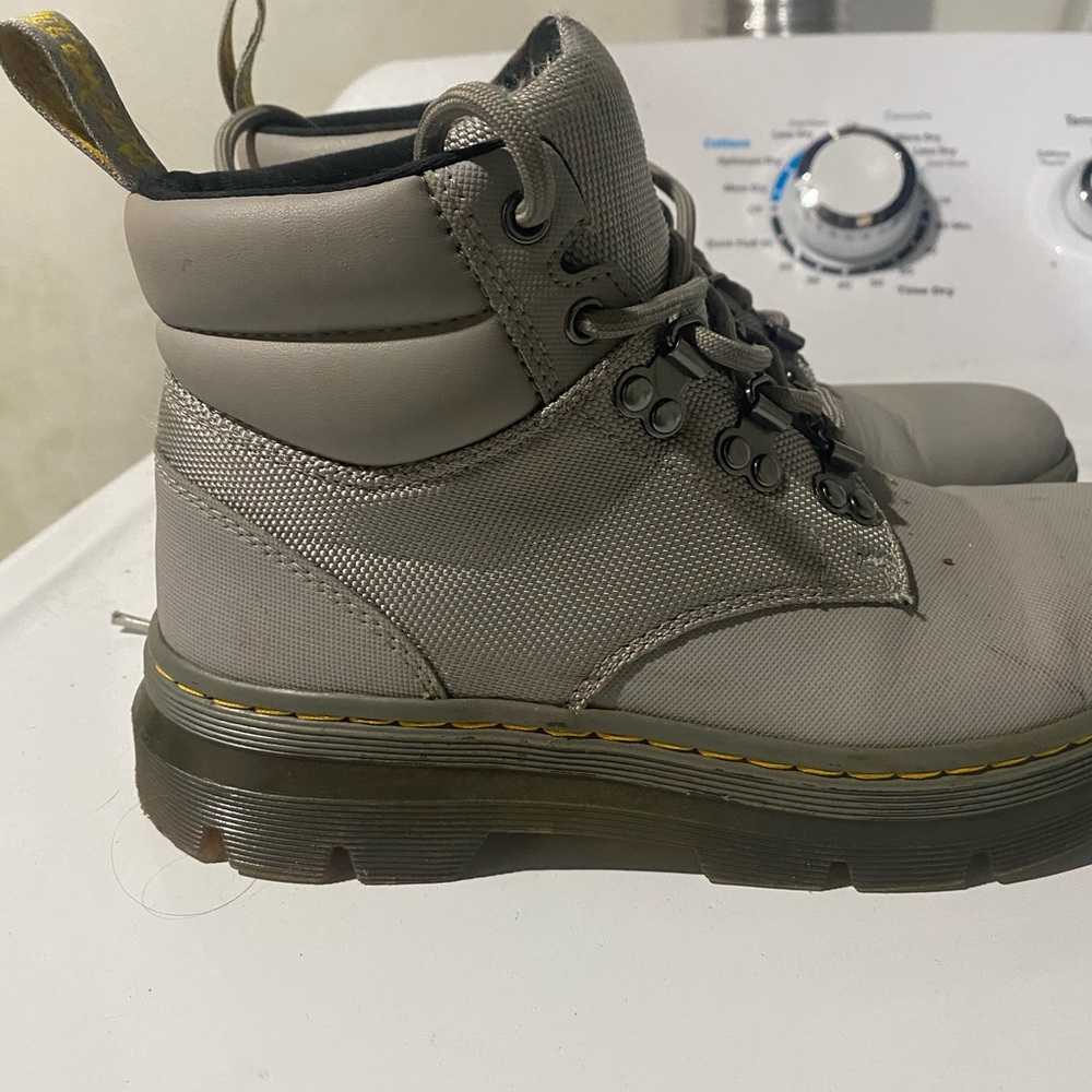 Dr Martens (Grey)